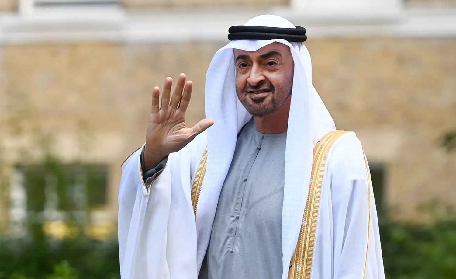 IMG_4007 رئيس الامارات ونائباه يهنئون الرئيس عون