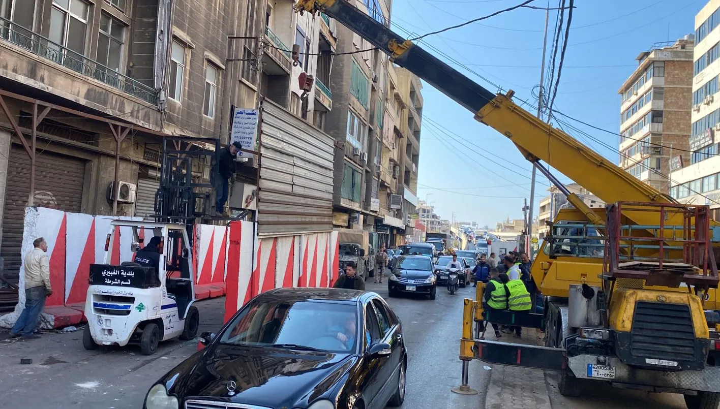 IMG_4116 بالصور- بلدية الغبيري توسّع حواجز الجيش اللبناني في المنطقة
