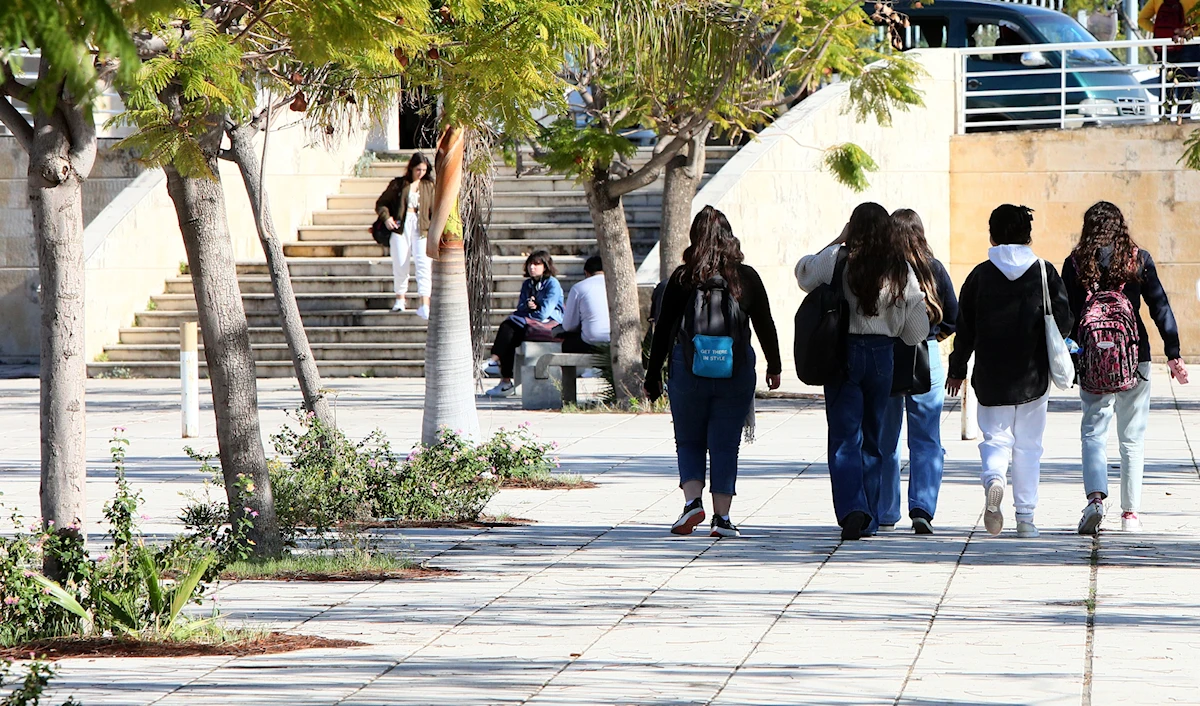 الجامعة اللبنانية طلاب
