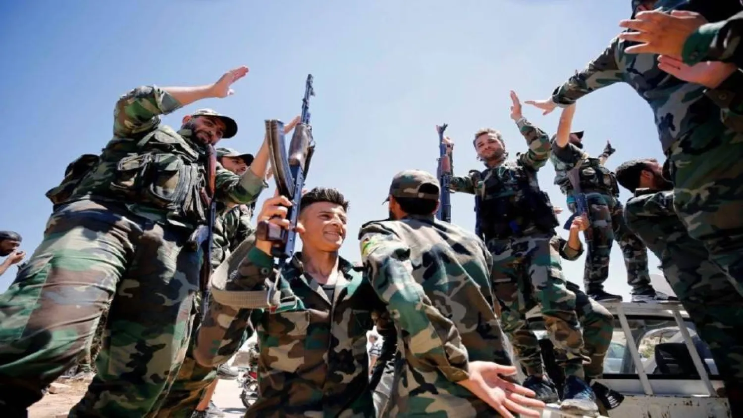 الفرقة الرابعة لبنان يخلي سبيل ضباط ورتباء من فرقة ماهر الأسد