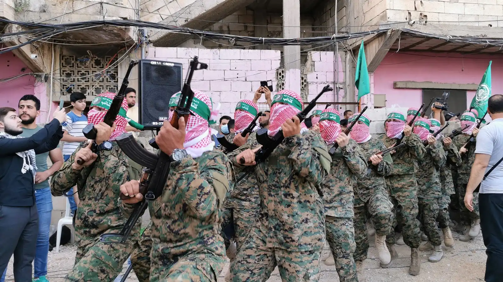 سلاح المخيمات