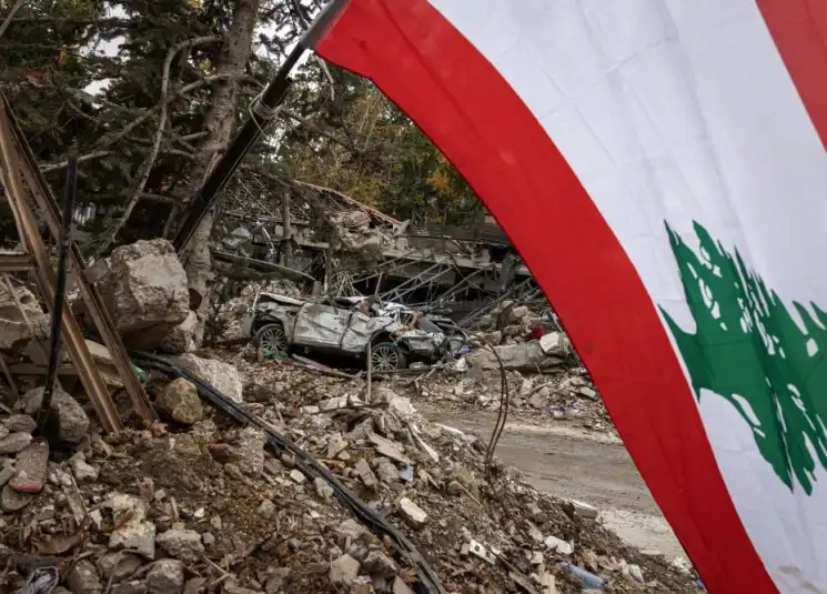 علم لبنان دمار جنوب