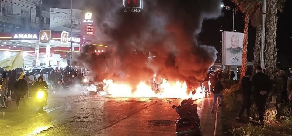 دعوات كثيفة لإغلاق جميع طرقات لبنان غدًا