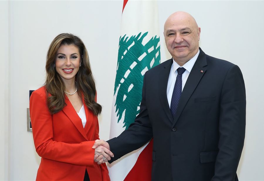 QGKQLXLAGF خاتم نجمة داوود التي كانت ترتديه أورتاغوس يثير الغضب