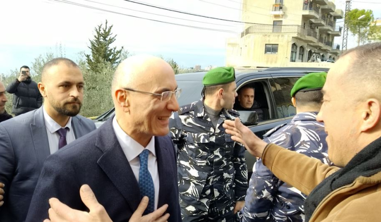 احمد الحجار 2 وزير الداخلية أوعز الى اللواء عثمان إزالة الصور ولافتات التهنئة