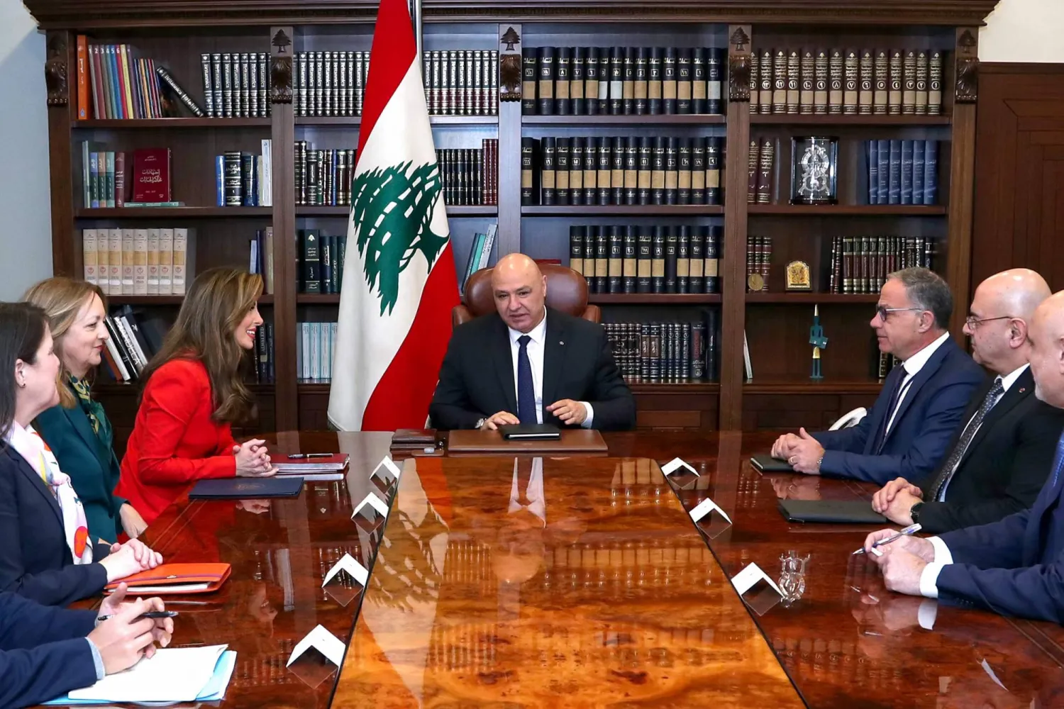 اورتاغوس الرئيس عون اورتاغوس الرئيس عون