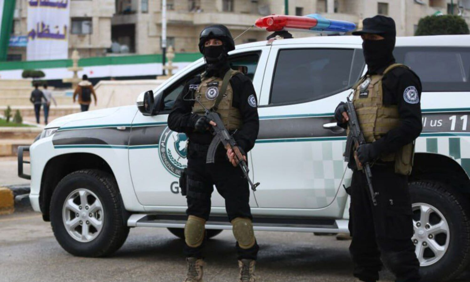 بالصورة- الأمن العام السوري يلقي القبض على مجموعات متورّطة ببيع السلاح للحزب