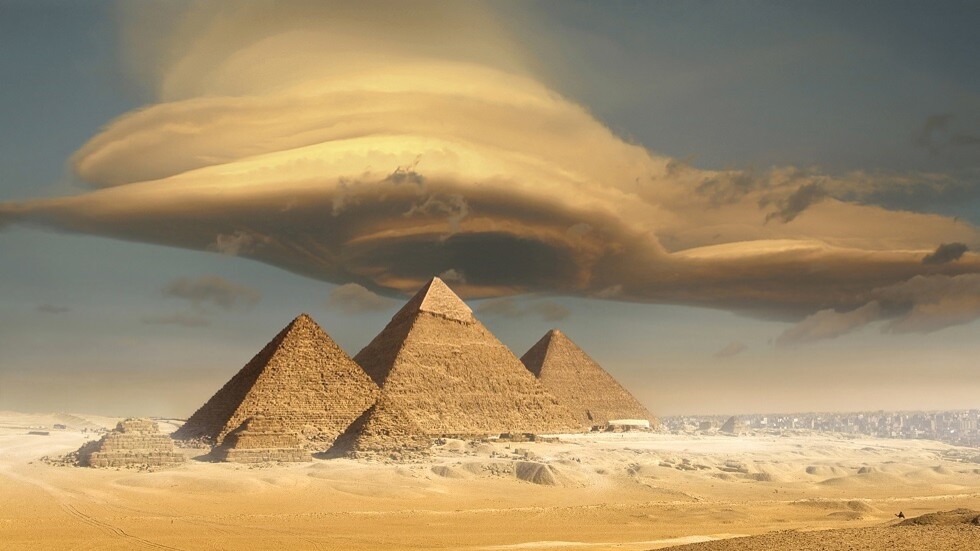 روسيا اليوم طاقة غامضة داخل أهرامات مصر تحيّر العلماء.. هل سبق المصريون عصرهم؟