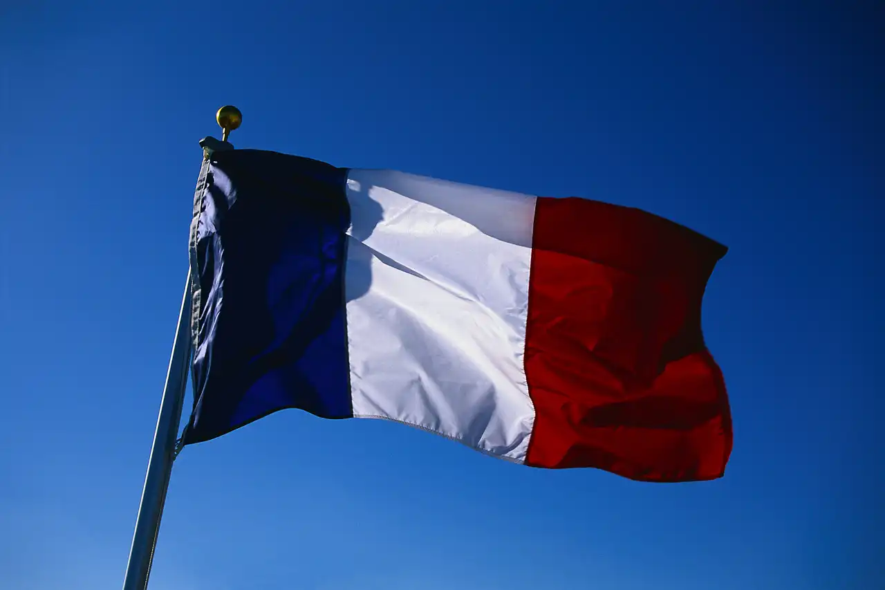 Flag of France سوريا وفرنسا وأميركا تطلق خارطة طريق لاستقرار سوريا