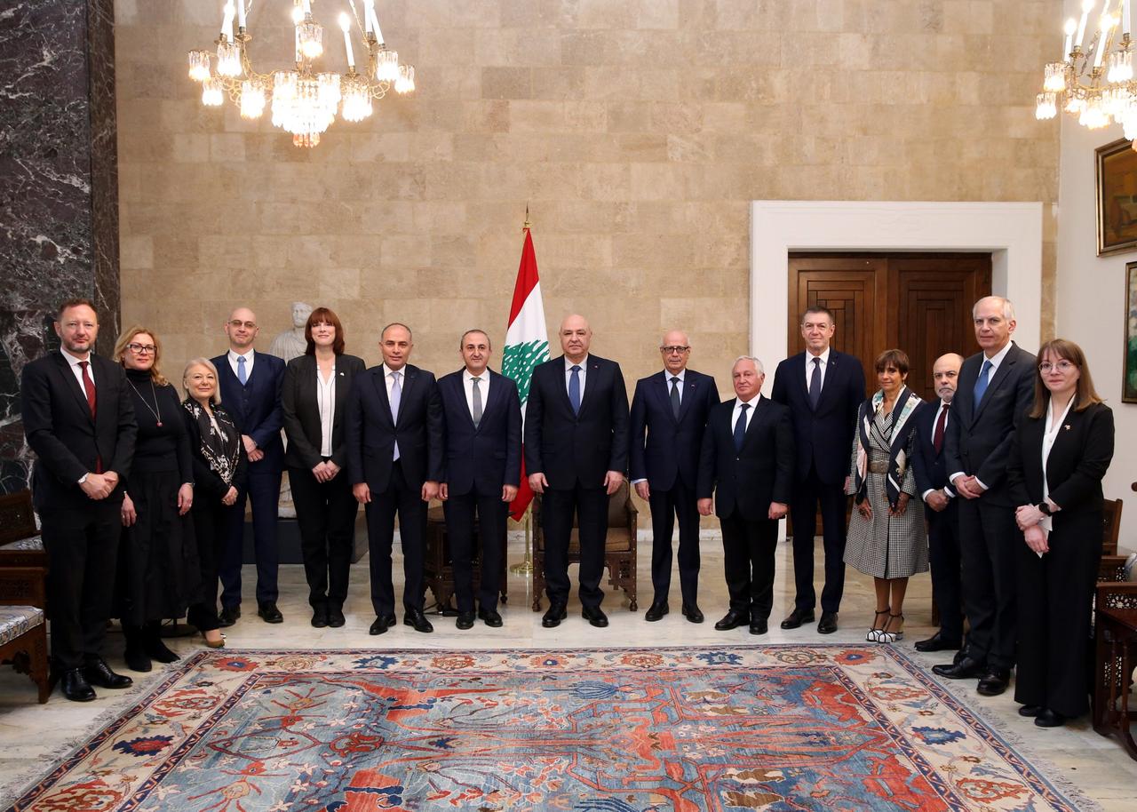 عون 1 الرئيس عون: لبنان كان وسيبقى جسراً بين الشرق والغرب