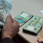 ليرات دولارات