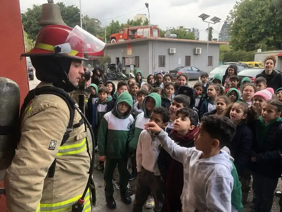 اطفاء رجل اطفاء رجل