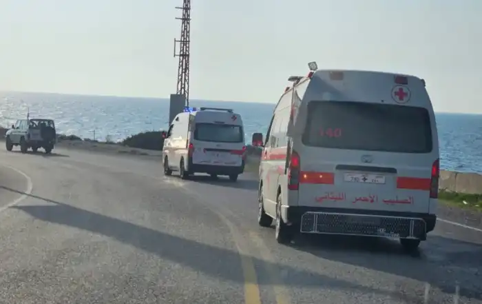 الصليب الاحمر سيارات