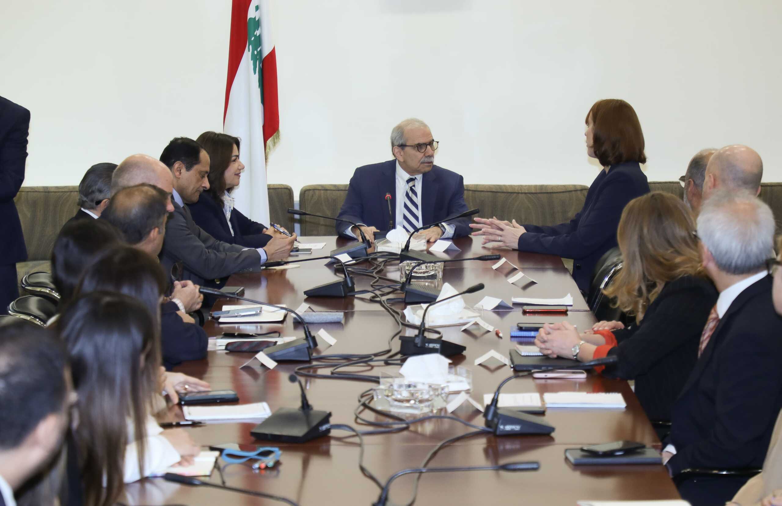 سلام مشروع شبكة الأمان الاجتماعي، في اجتماع برئاسة سلام