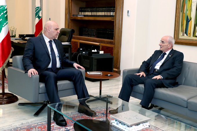 عون ومنسى الرئيس عون يبحث مع وزير الدفاع إنتشار الجيش في الجنوب، وبرّي الى بعبدا اليوم