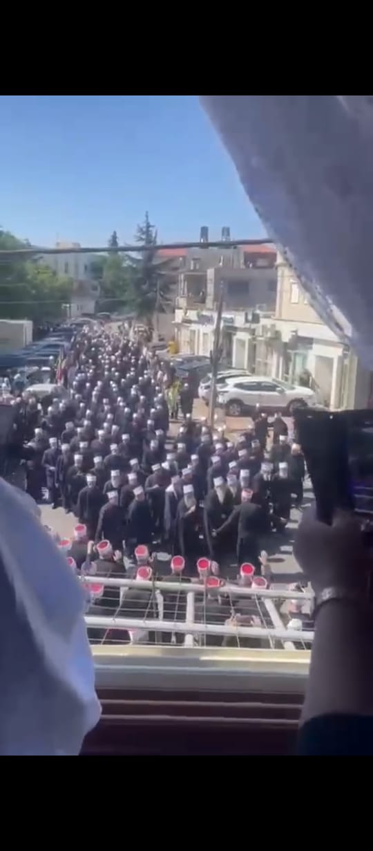 بالفيديو- عشرات رجال الدين الدروز يدخلون الى إسرائيل في زيارة دينيّة