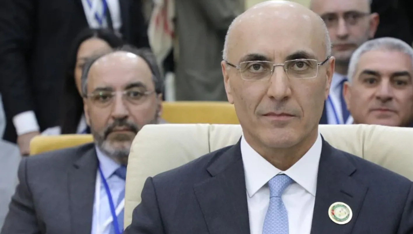 وزير الداخلية الحجار وزير الداخليّة يوقّع قرارات بشأن الانتخابات البلديّة في الجنوب