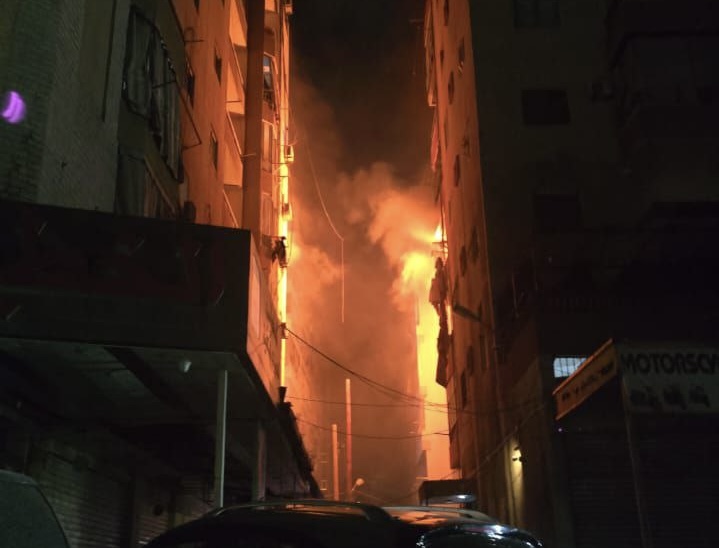 صور وفيديوهات جديدة للغارة التي استهدفت منزلًا في صيدا ومعلومات عن سقوط ضحايا