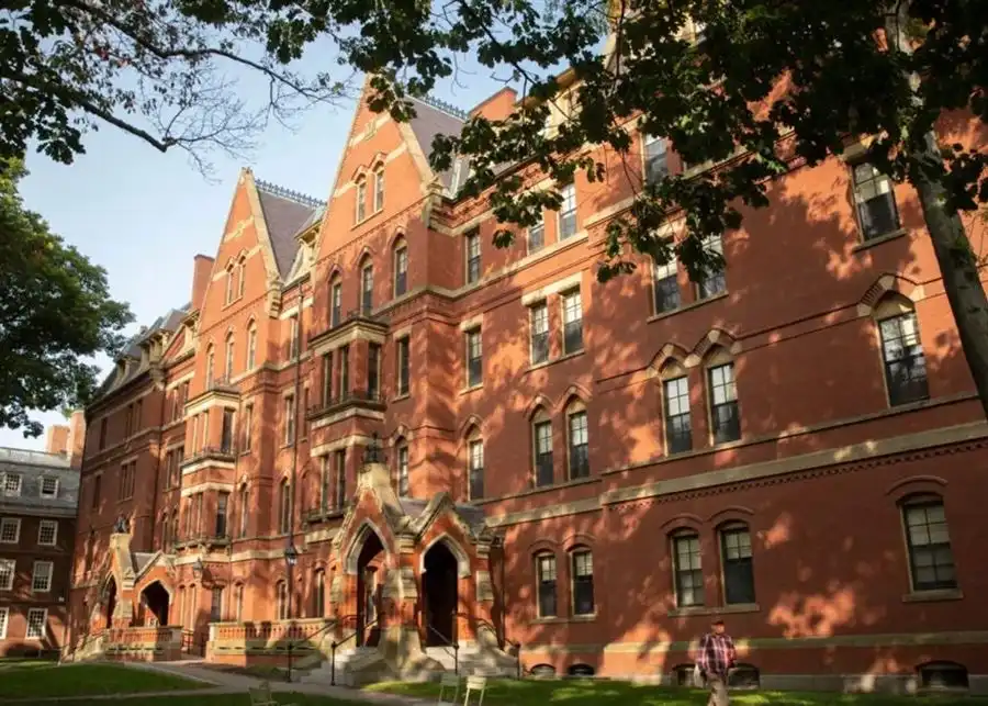 الجامعة الاميركية 1