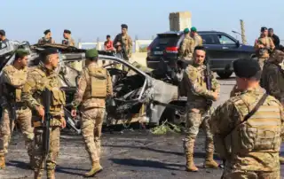 الجيش اللبناني ينتشر في مكان استهداف سيارة على طريق الغازية