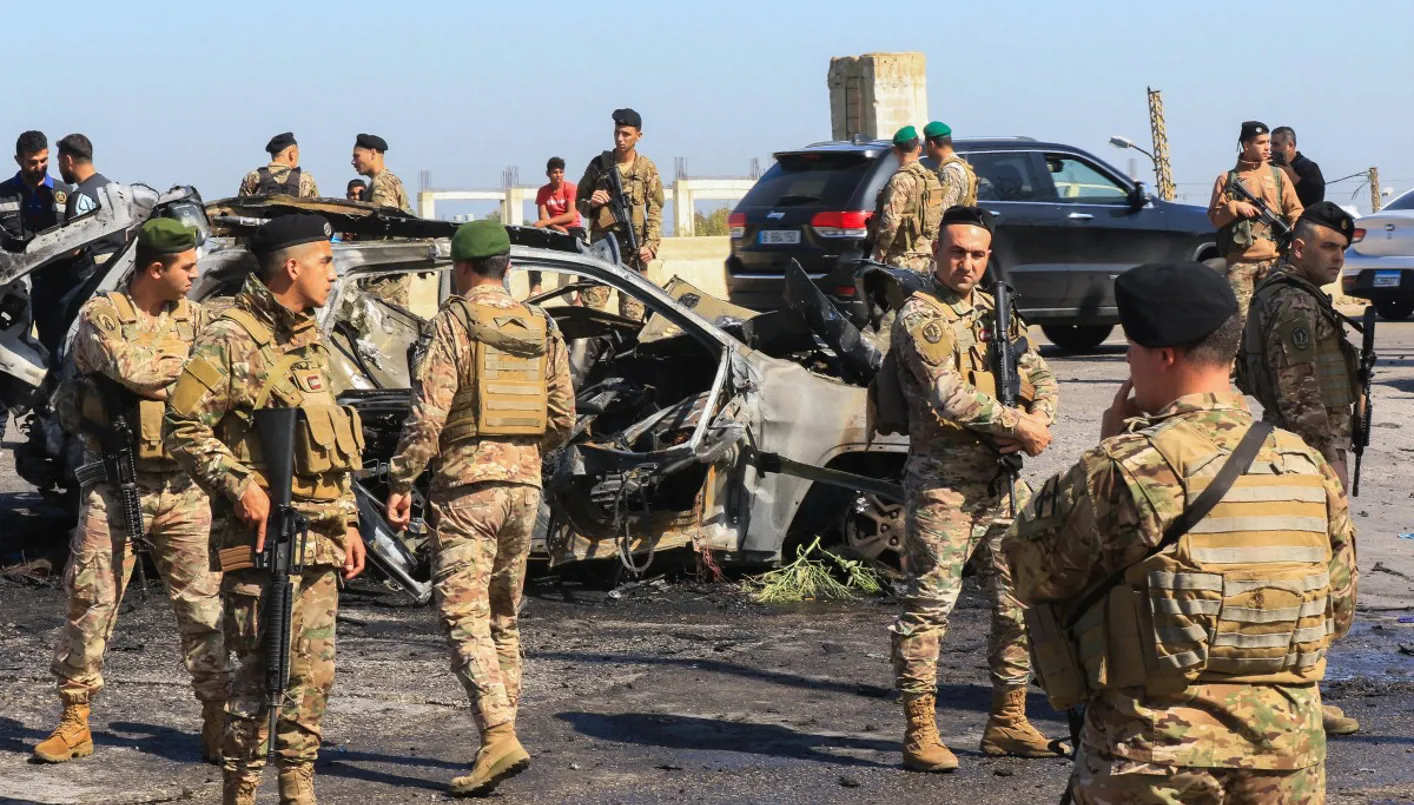 الجيش اللبناني ينتشر في مكان استهداف سيارة على طريق الغازية