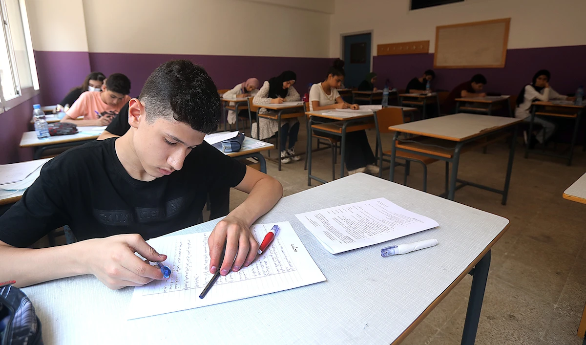امتحانات رسمية 5 الامتحانات الرسمية: تقليص المنهج أم تمديد العام الدراسي؟