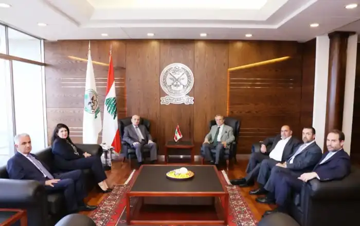 انطوان حبيب مع وزير الدفاع ميشال منسى