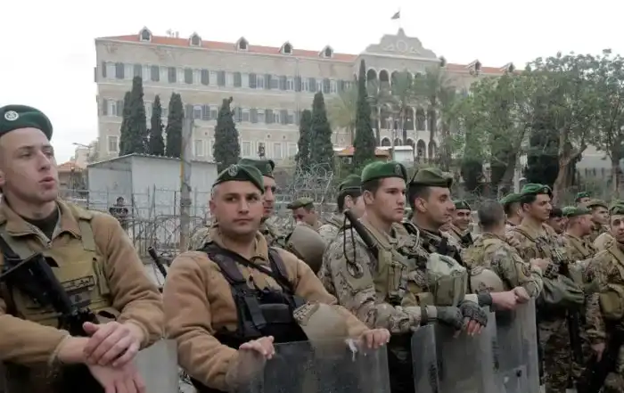 جيش لبنان السراي