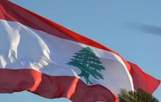 علم لبنان 3