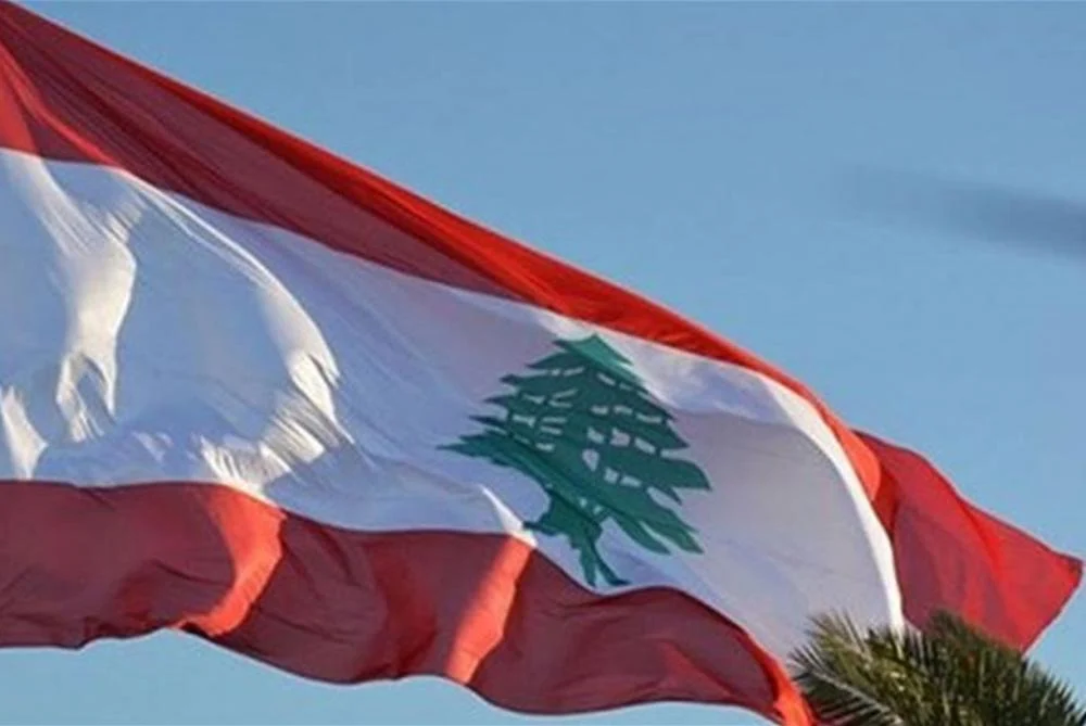 علم لبنان 3