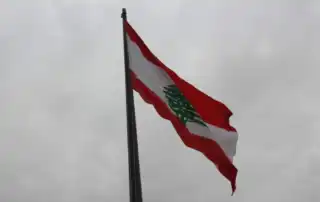 علم لبنان 5