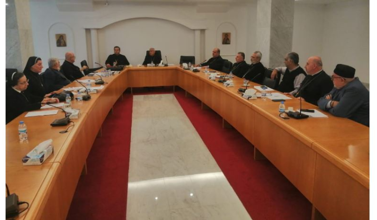 مطارنة الروم الكاثوليك مطارنة الروم الكاثوليك: لا تقدم فعليا في ظل فقدان ثقة المواطن بالمسؤولين