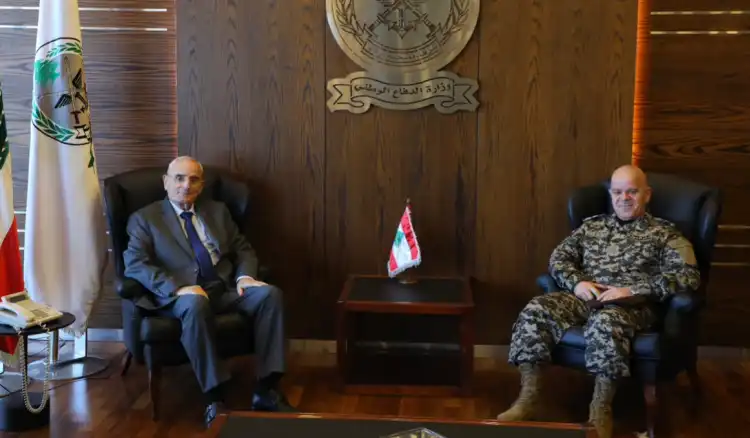 منسى ولاوندس وزير الدفاع استقبل لاوندوس: للتنسيق بين الأجهزة الأمنية لتعزيز الأداء الأمني