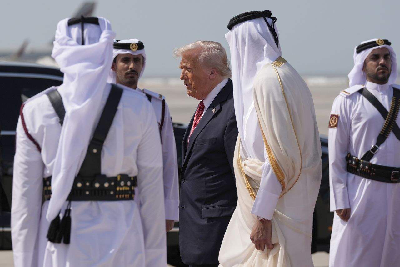 IMG_8554 برقم “يفوق الخيال”… توقيع صفقة بين قطر وأميركا
