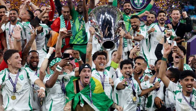 i (1) الأهلي يُتوَّج بعرش آسيا للمرة الأولى في تاريخه!