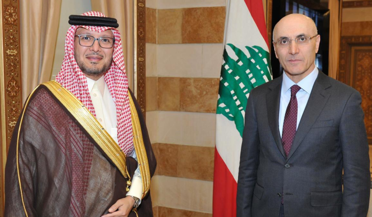 الحجار وبخاري وزير الداخلية عرض الاوضاع مع السفير بخاري