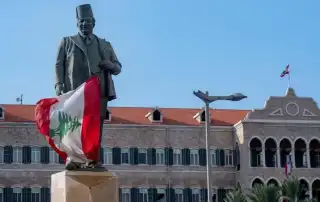 السراي تمثال رياض الصلح