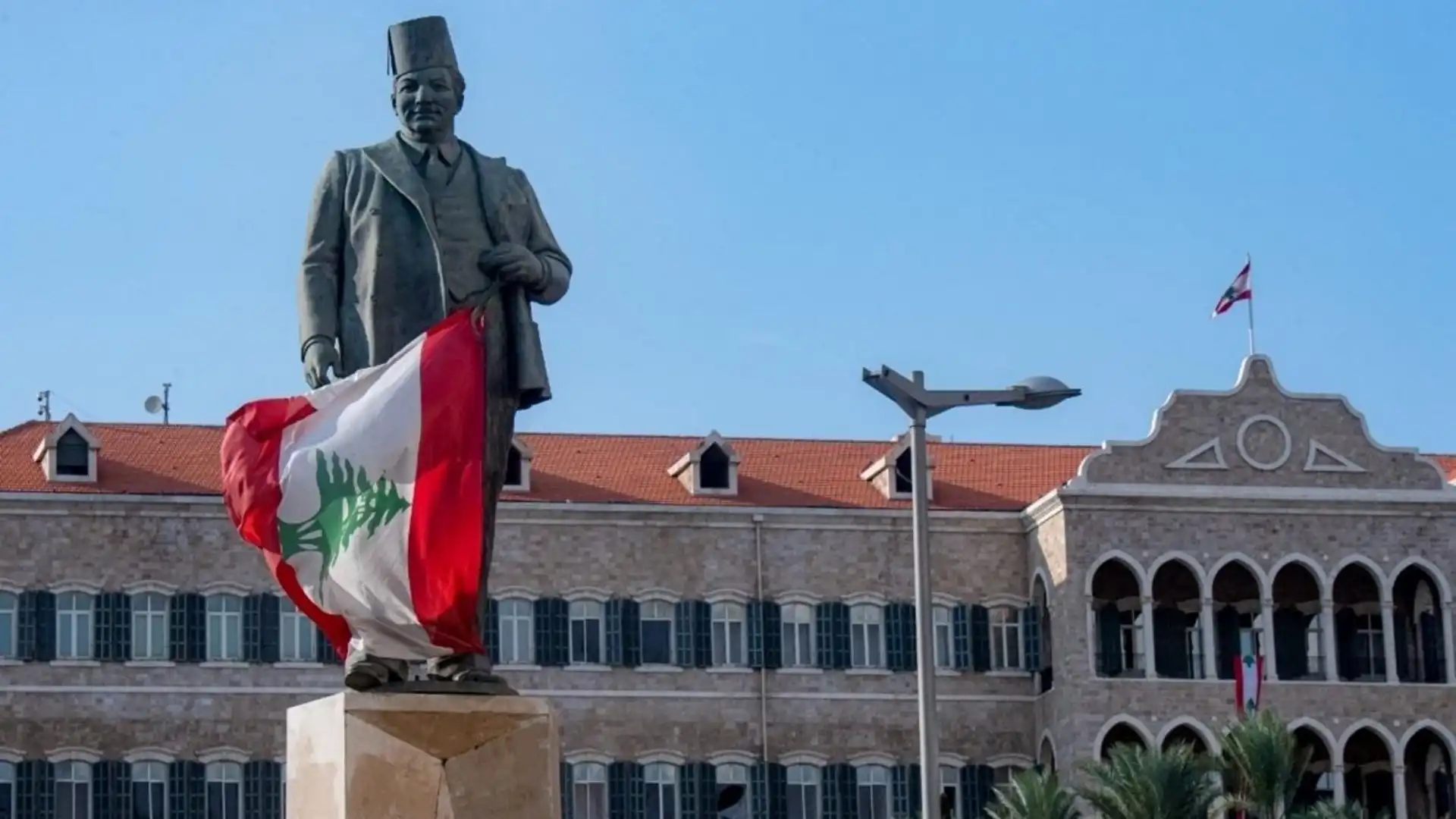 السراي تمثال رياض الصلح السراي تمثال رياض الصلح