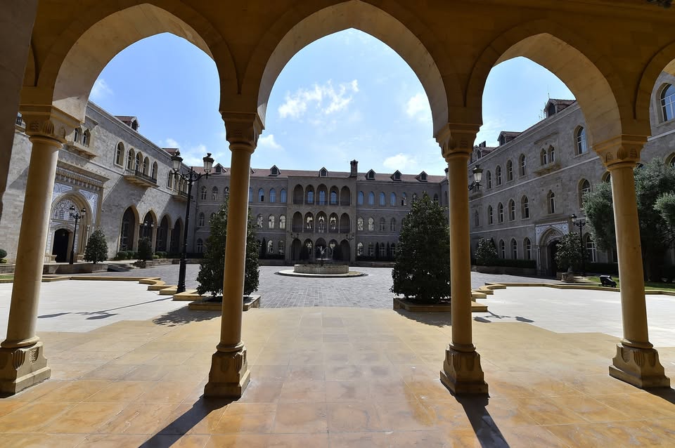 السراي44 مئة يوم من عمر الحكومة: تسير كـ “بطّة” وتتقدّم كـ “حصان”