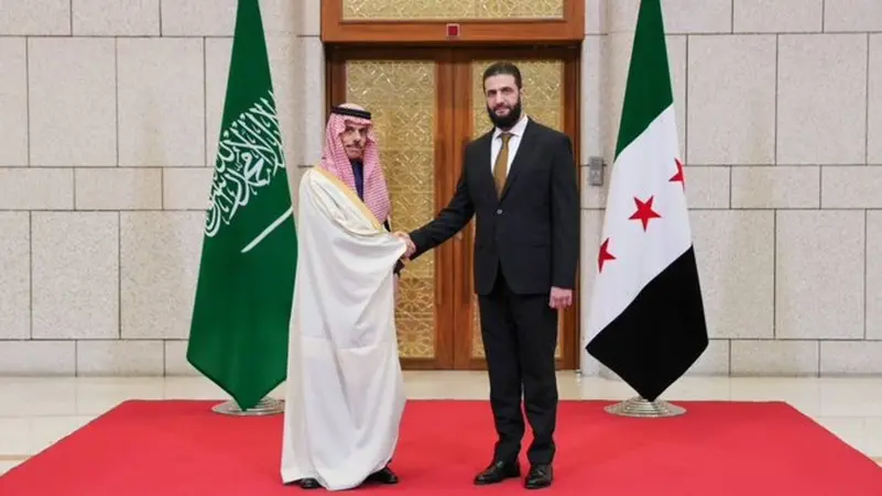 الشرع بن فرحان وزير الخارجيّة السعودي في دمشق على رأس وفد إقتصادي