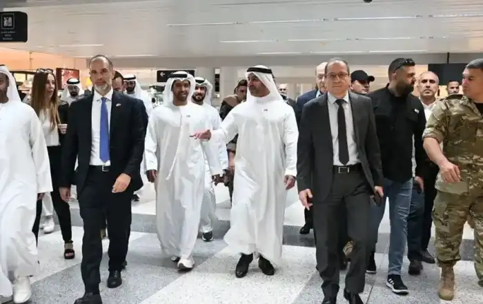 الوفد الاماراتي المطار