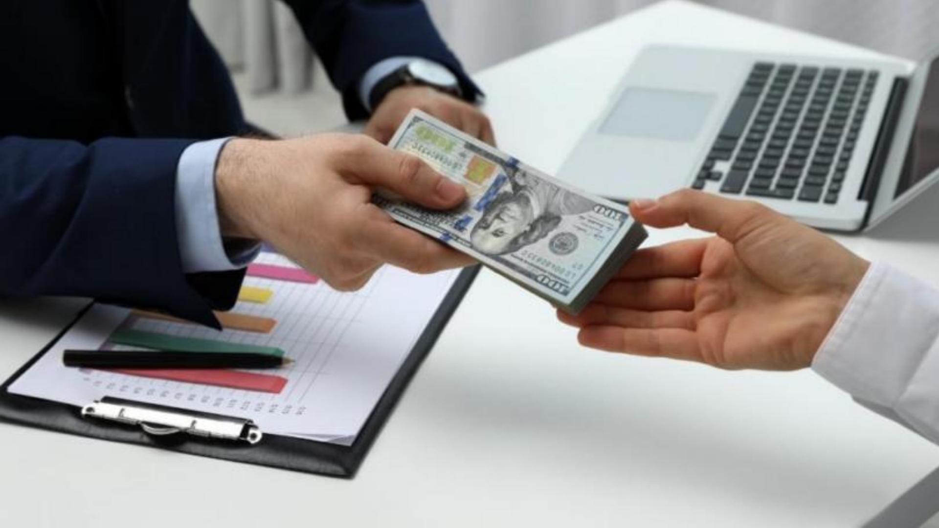 دولار دفع سدّدوا قروضهم بالليرة… فهل سيدفعونها مرة ثانية؟