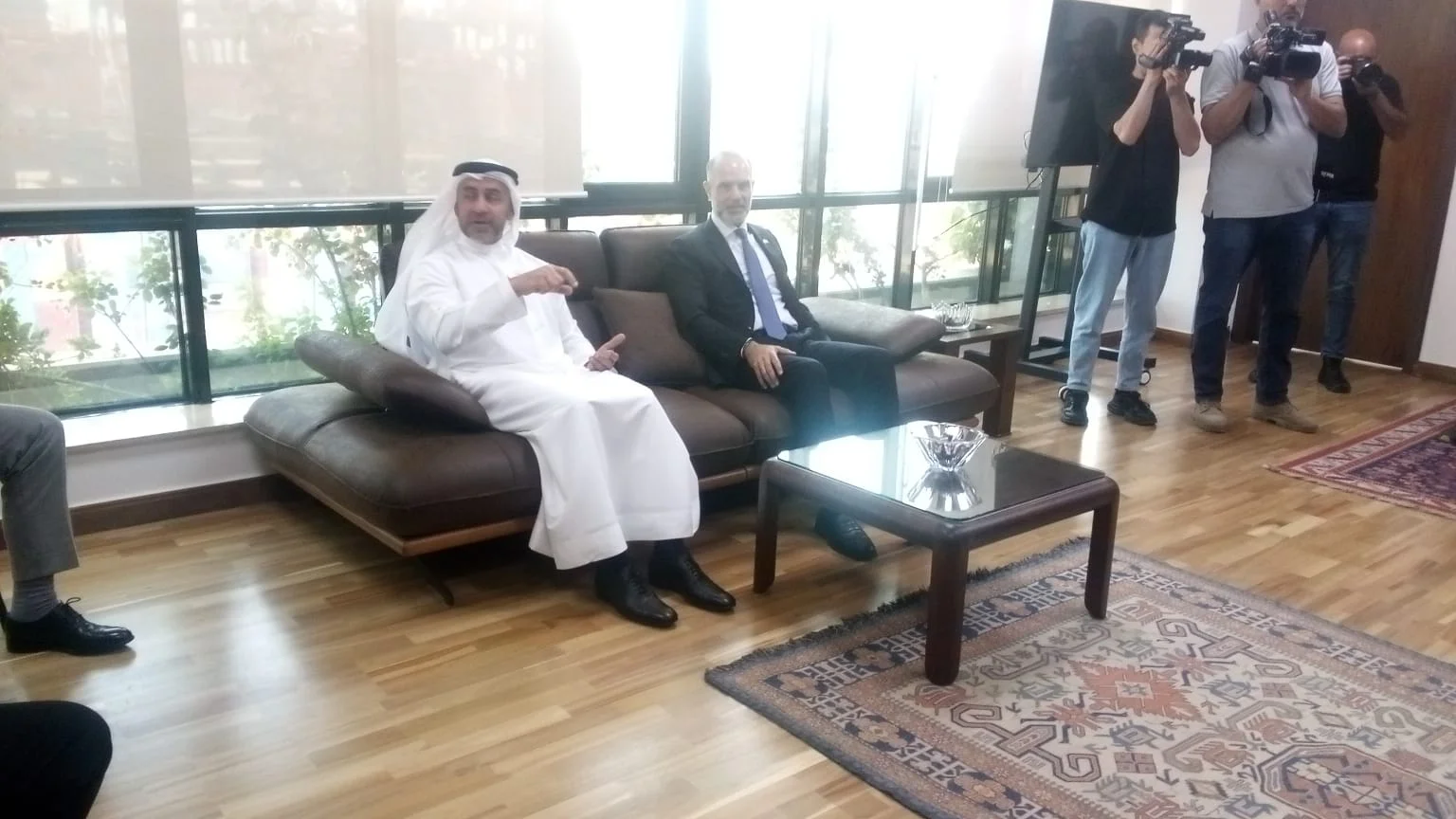 رسامني جولة تفقدية لوزير الاشغال برفقة وفد إماراتي في مطار ومرفأ بيروت