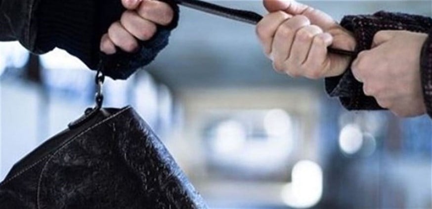 سرقة 8 بالفيديو- جريمة في وضح النهار في سن الفيل!