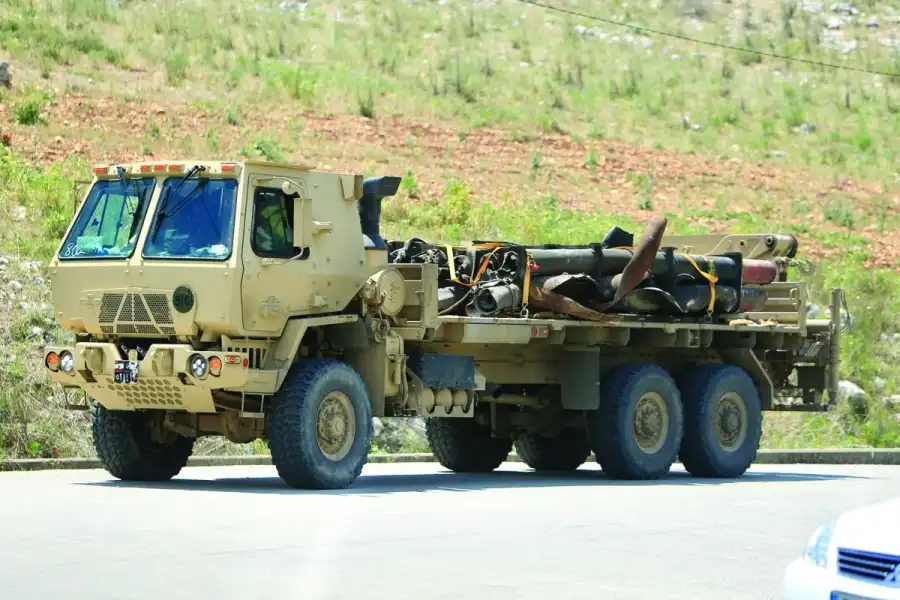 شاحنة اسلحة