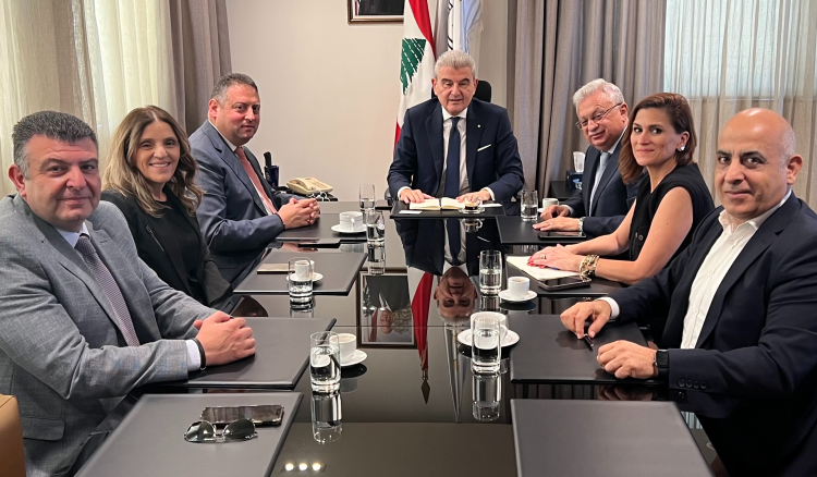 وزير الصناعة وزير الصناعة عرض الأوضاع الإقتصادية مع تجمع الشركات اللبنانية