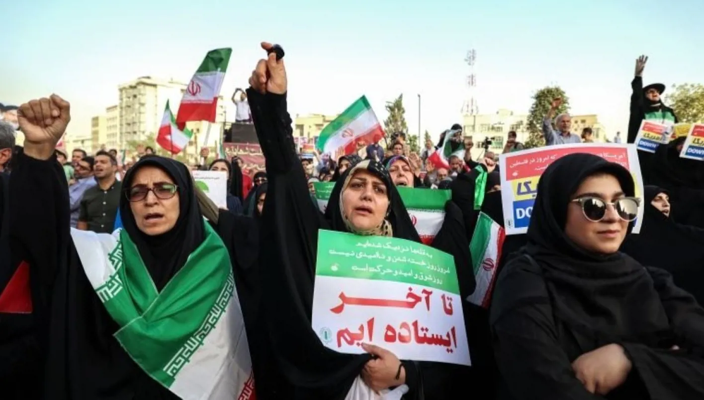 إيرانيون يحتفلون بوقف إطلاق النار بين إيران وإسرائيل حرب الـ 12 يوماً غيّرت إيران: 4 تداعيات رئيسية