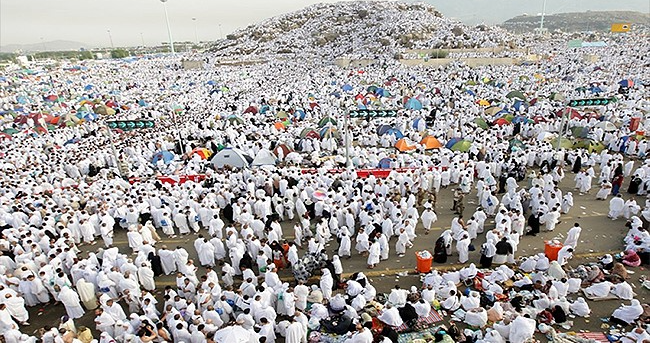 الحج حجاج لبنان على صعيد عرفة بخير
