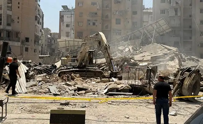الدمار جراء الغارة الإسرائيلية الأخيرة على الضاحية