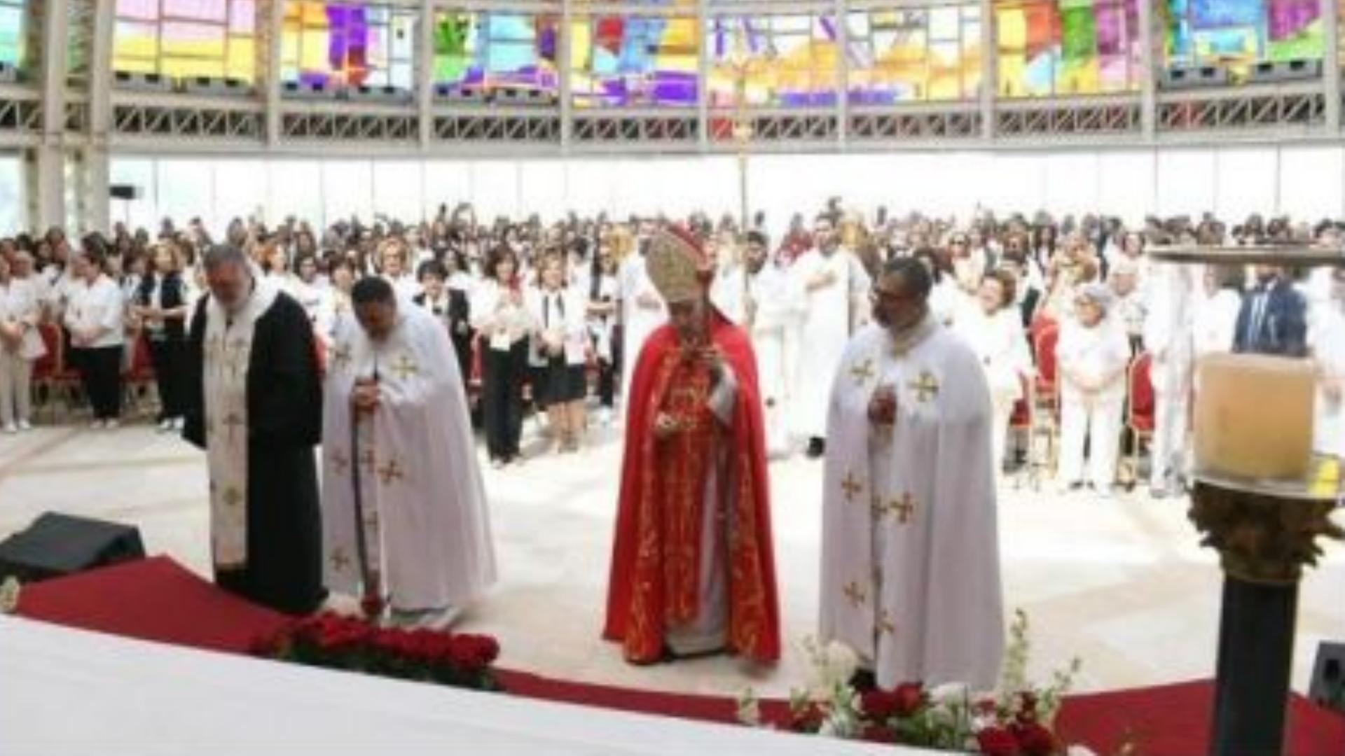 الراعي الراعي في عظة قدّاس عيد قلب يسوع: نصلي من أجل وطننا ليشهد المحبّة